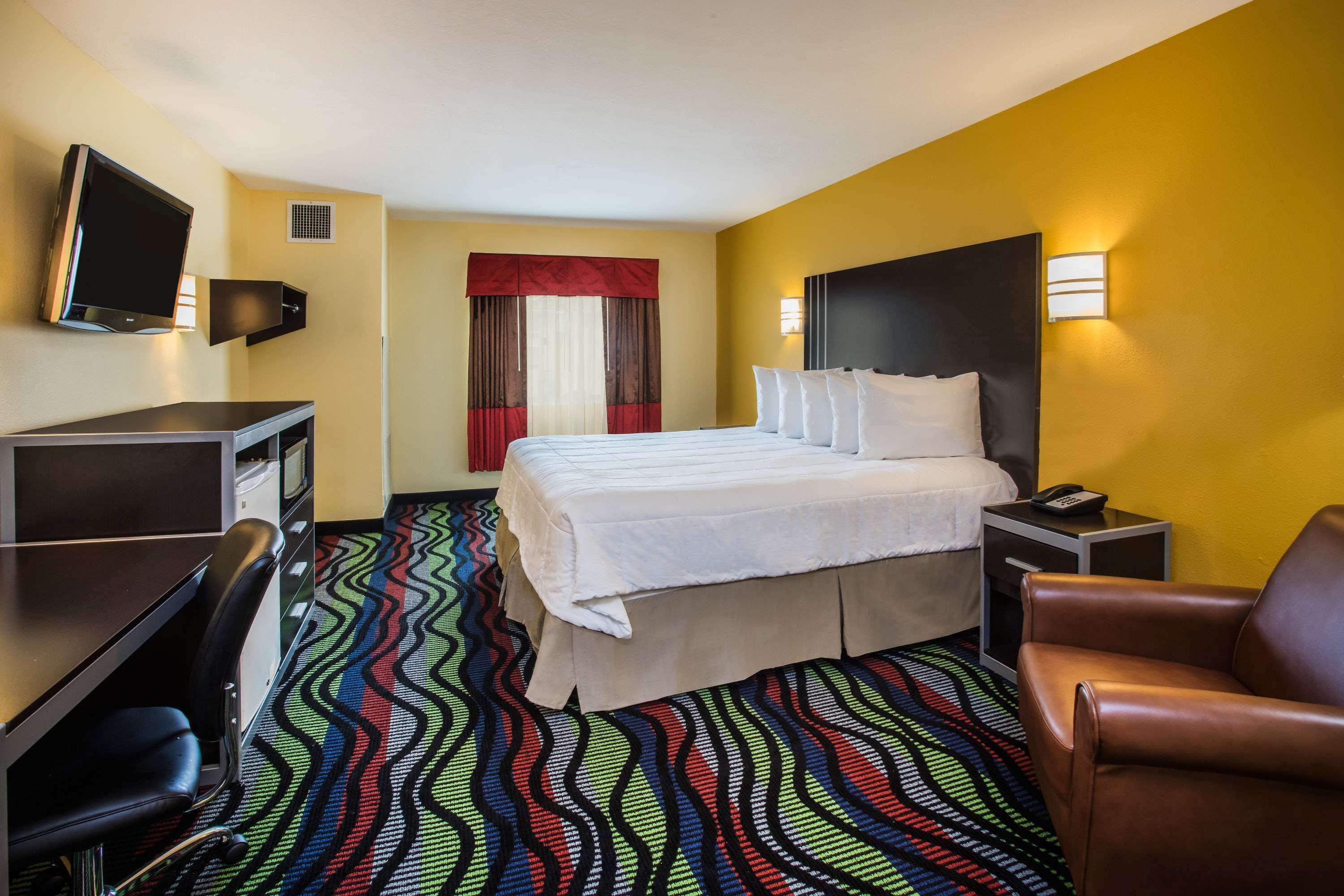Hotel Days & By Wyndham Near Eisenhower